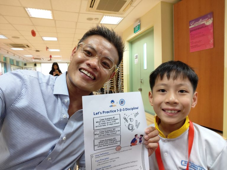 #51👨👧 Bridging the Gap: Building Stronger Connections with Our Children in a Distracted World 👨‍👧 跨越代沟：在分心世界中，与孩子建立更紧密的连结